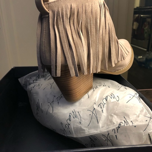 New fringe booties - Picture 4 of 4